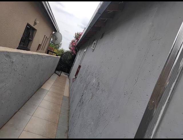3 BEDROOM HOUSE FOR SALE IN MOSELEKE